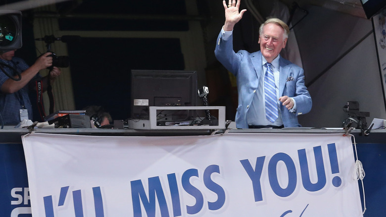 Vin Scully souriant