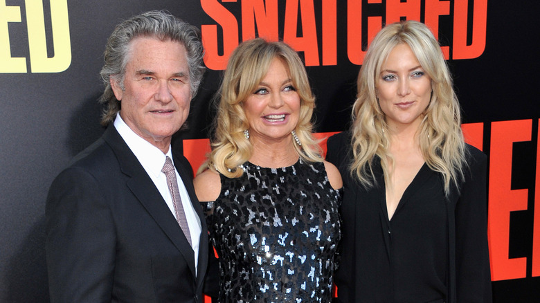 Kate Hudson, Goldie Hawn et Kurt Russell, posant