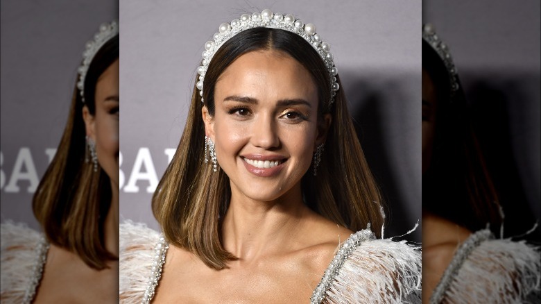 Jessica Alba souriante