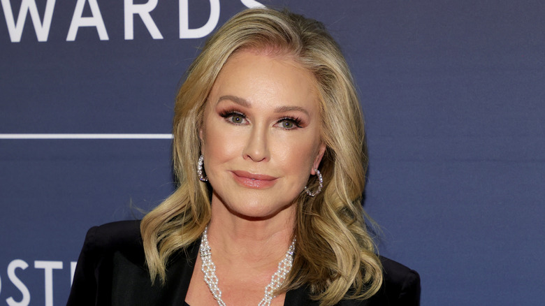 Kathy Hilton lors d'un événement, souriante