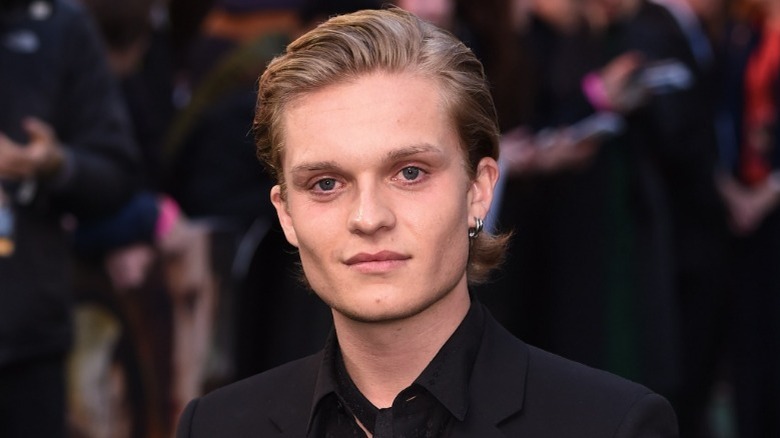 Tom Glynn-Carney sur le tapis rouge