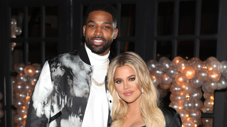 Khloe Kardashian et Tristan Thompson à la fête d'anniversaire de Thompson en 2018