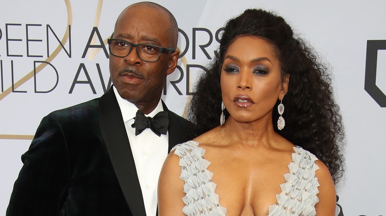 Courtney B. Vance et Angela Bassett sur le tapis rouge