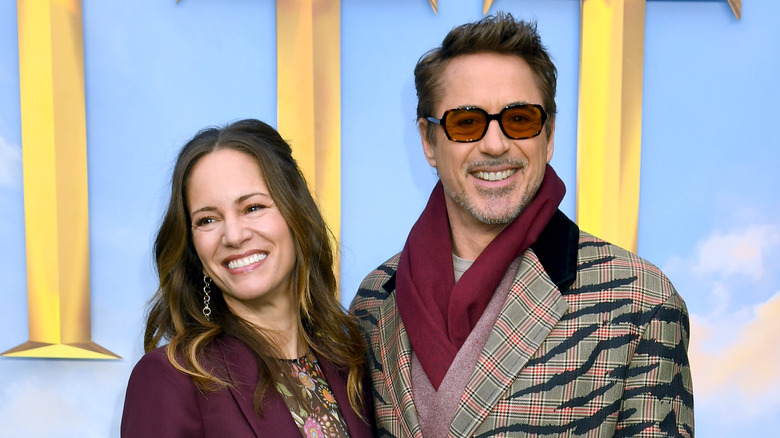 Susan Downy et Robert Downey Jr. posent