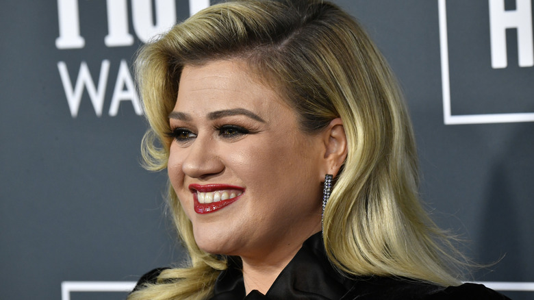 Kelly Clarkson sur le tapis rouge