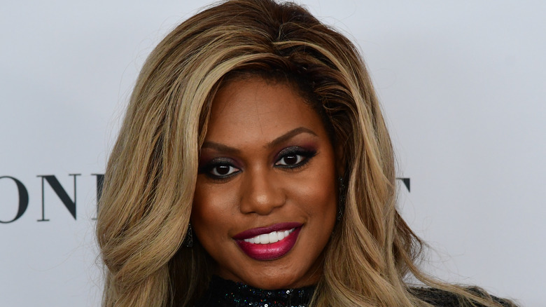 Laverne Cox en rouge à lèvres