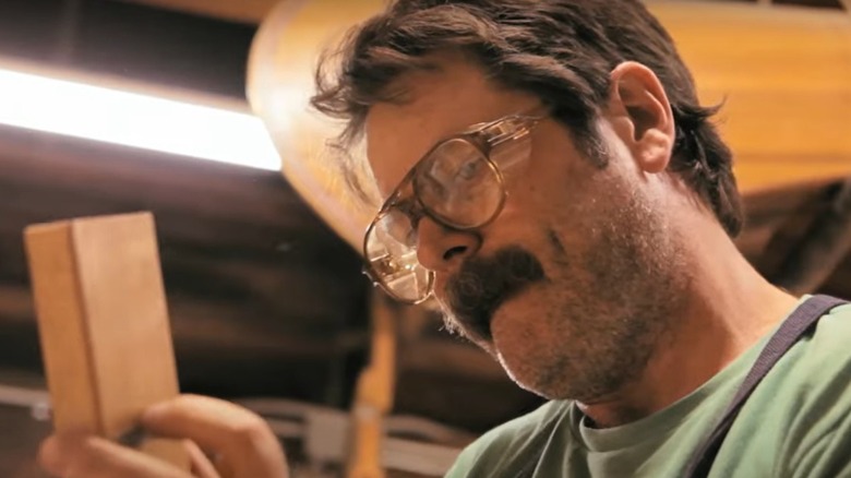 Nick Offerman dans son atelier de menuiserie