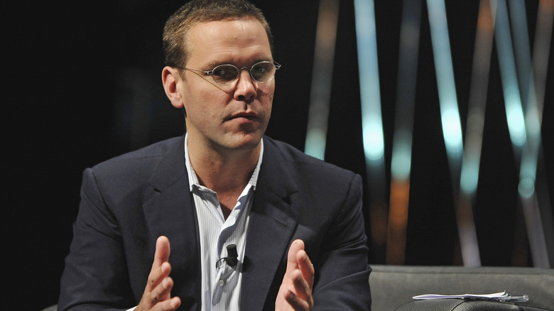 James Murdoch expliquant