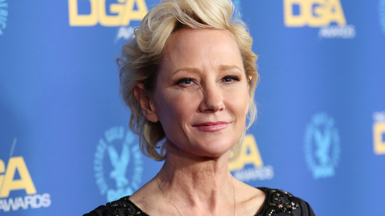 Anne Heche souriante