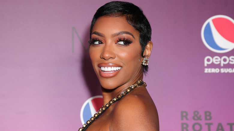 Porsha Williams souriante