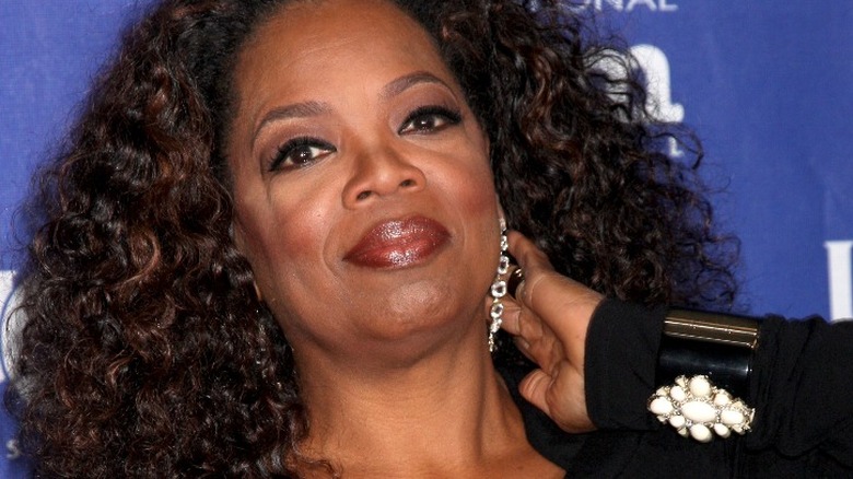 Oprah Winfrey sur un tapis rouge