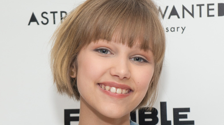 Grace VanderWaal souriante