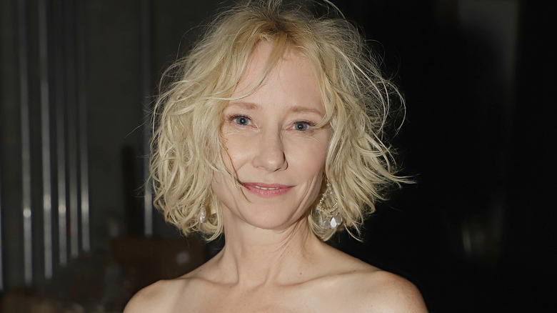 Anne Heche souriante