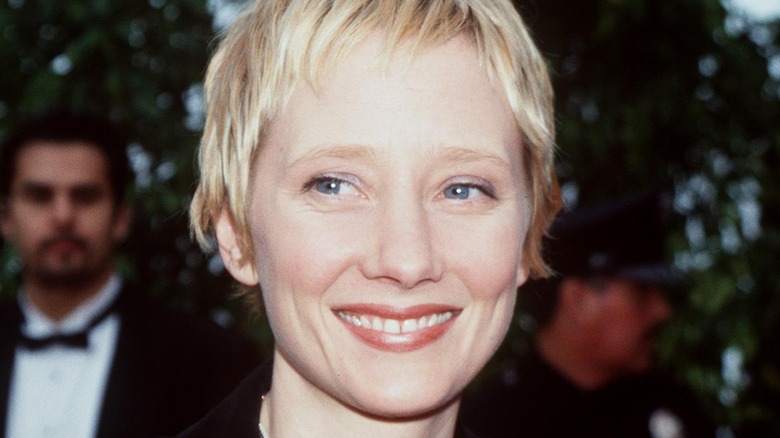 Anne Heche souriante 