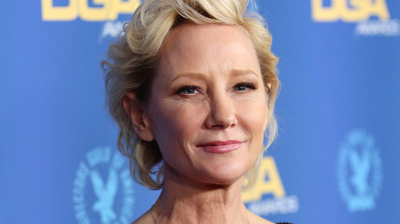 Anne Heche posant 