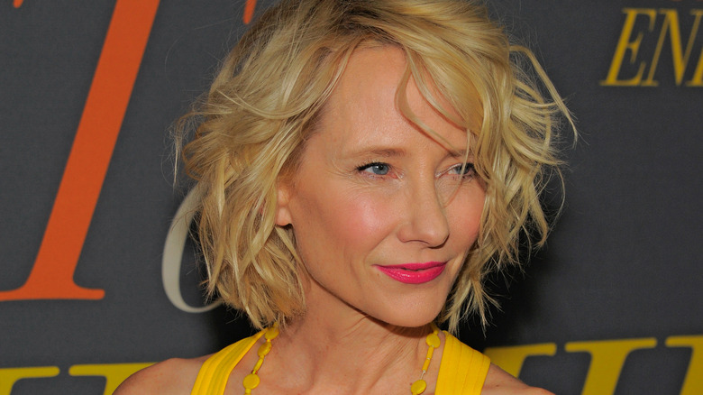 Anne Heche posant 