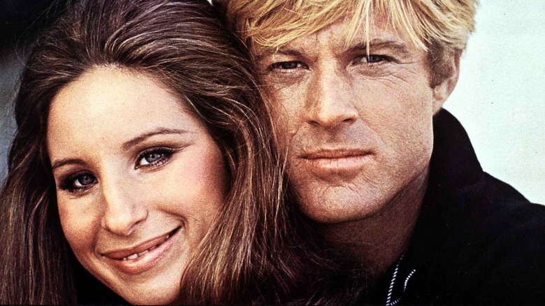 Barbra Streisand et Robert Redford posant