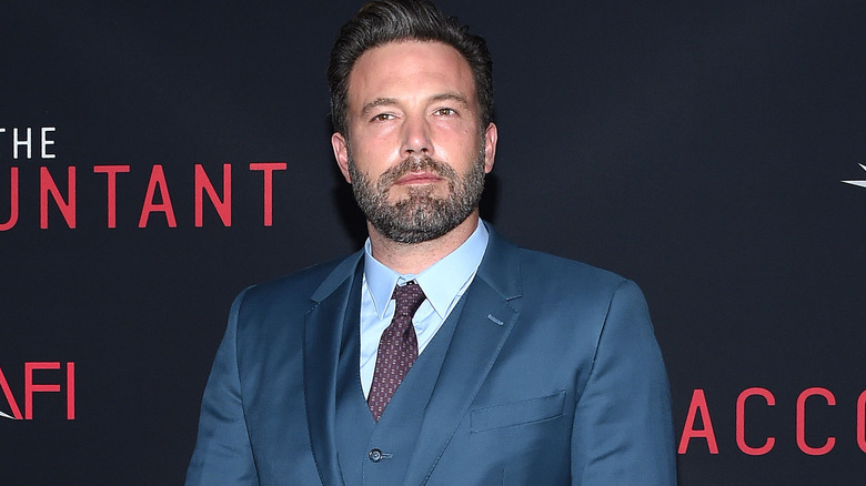 Ben Affleck a l'air sérieux