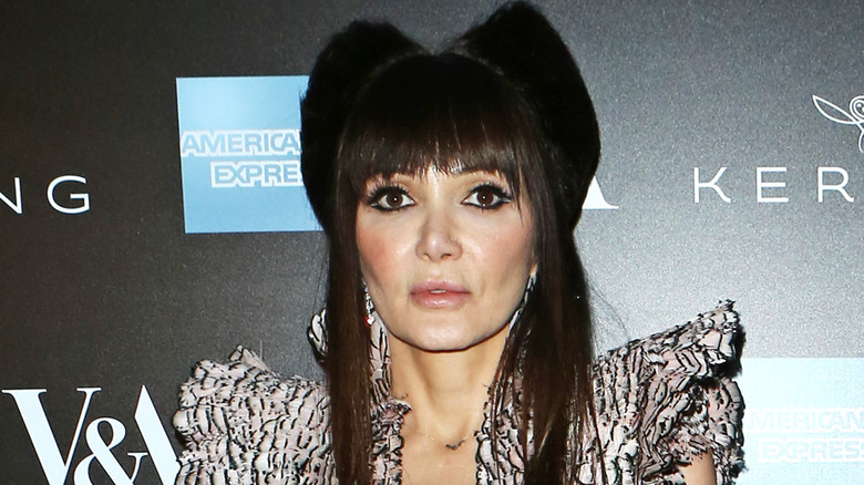 Annabelle Neilson portant un collier