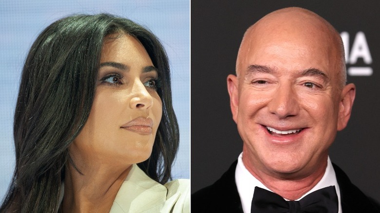 Kim Kardashian regardant vers la droite ; Jeff Bezos regardant vers la gauche