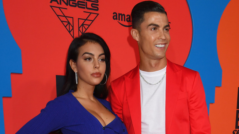 Cristiano Ronaldo et Georgina Rodriguez posent ensemble lors d'un événement