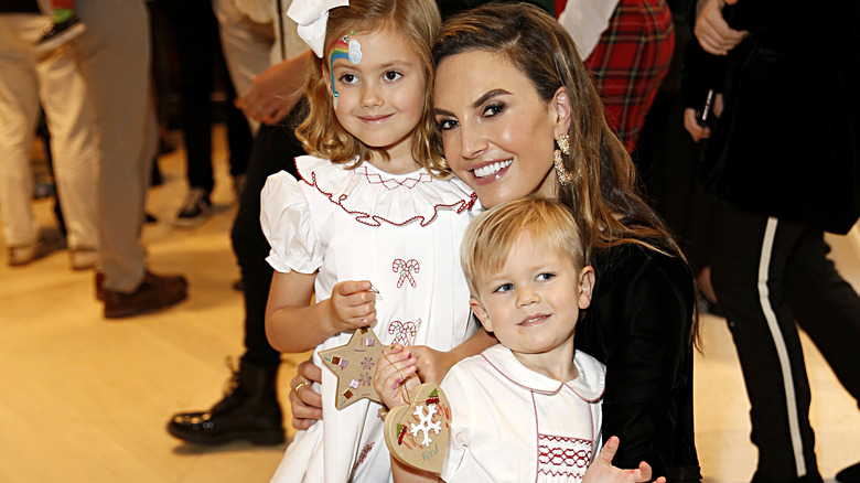 Elizabeth Chambers, Harper Hammer, Ford Hammer posant