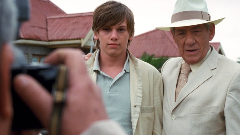 Ian McKellen et Jamie Campbell Bower, posant