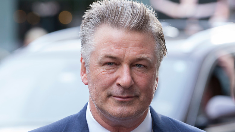 L'acteur Alec Baldwin souriant 