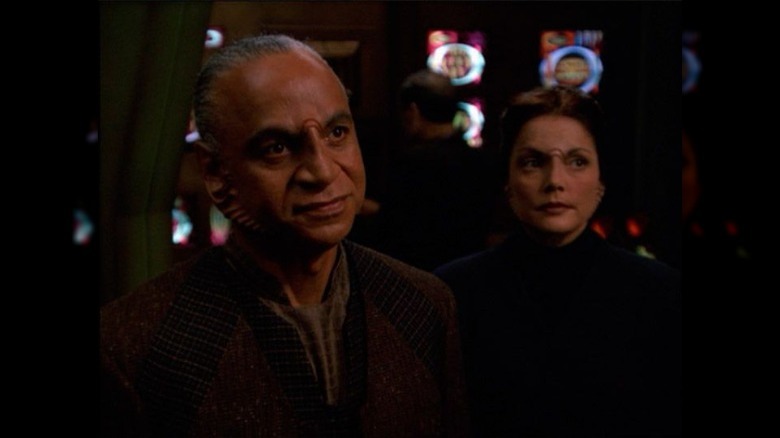 Ron Glass comme Loken dans Star Trek Voyager