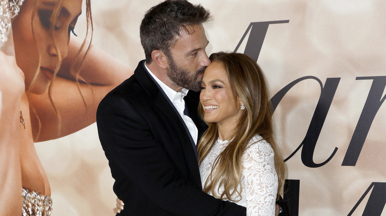 Ben Affleck et Jennifer Lopez posent