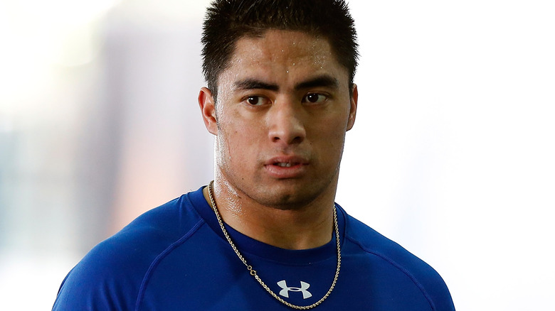 Manti Te'o des Notre Dame Fighting Irish s'entraîne à l'IMG Academy