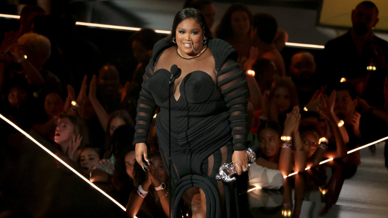 Lizzo accepte son VMA pour la meilleure vidéo pour de bon