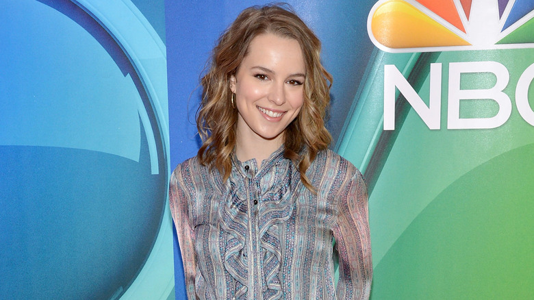 Bridgit Mendler posant lors d'un événement