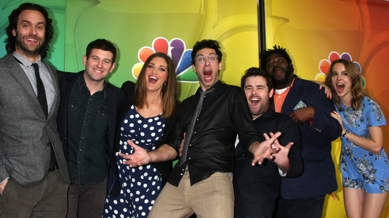 Le casting de Undateable lors d'un événement NBC