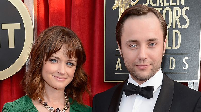 Alexis Bledel, Vincent Kartheiser souriant