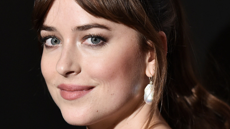 Comment Dakota Johnson a vraiment réussi à filmer ces scènes intenses de 50 nuances