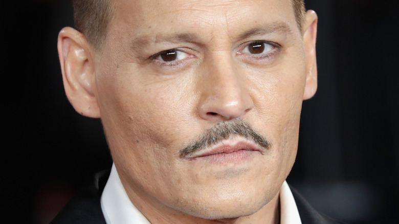 Johnny Depp continue de sortir d’une controverse juridique avec un énorme accord commercial