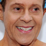 La raison pour laquelle Richard Simmons a disparu des projecteurs devient plus claire