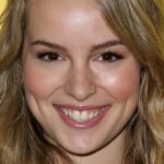 La vérité indescriptible de Bridgit Mendler