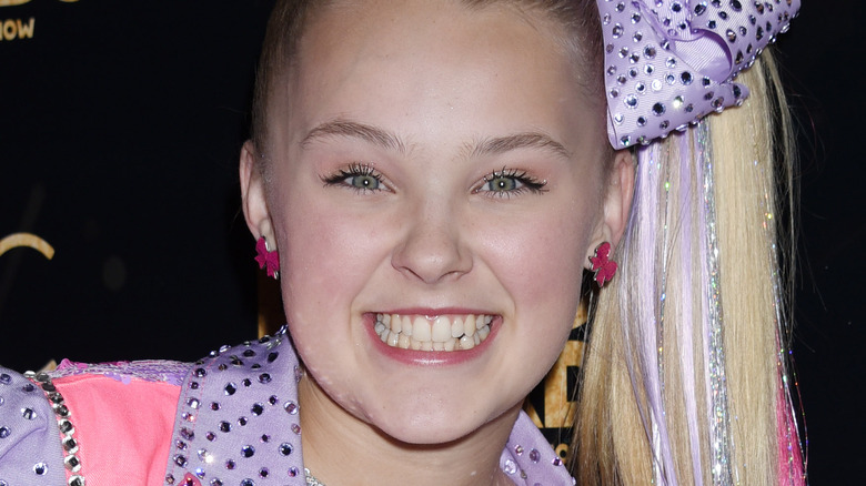 Le nombre impressionnant d’arcs que JoJo Siwa possédait avant de les abandonner