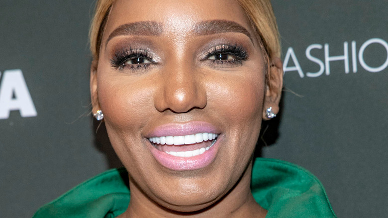 NeNe Leakes réchauffe la querelle du procès d’Andy Cohen avec de nouvelles revendications