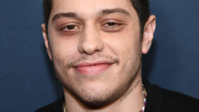 Pete Davidson s’appuierait sur une star inattendue au milieu de la séparation de Kim Kardashian