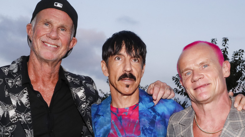 Pourquoi les performances des VMA 2022 des Red Hot Chili Peppers font vieillir Twitter