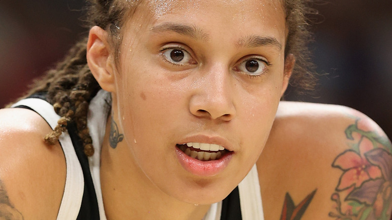 Un expert juridique propose une théorie troublante pour la peine de neuf ans de prison de Brittney Griner – Exclusif