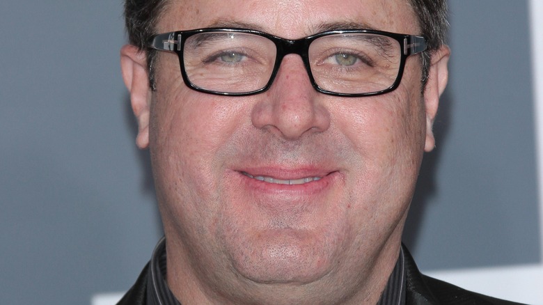 Vince Gill rend un hommage émouvant à sa femme Amy Grant après son grave accident