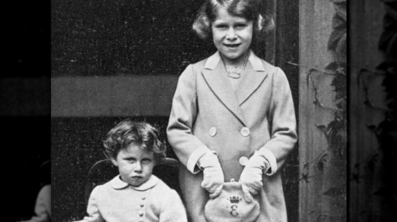 La princesse Margaret et la reine Elizabeth en 1933