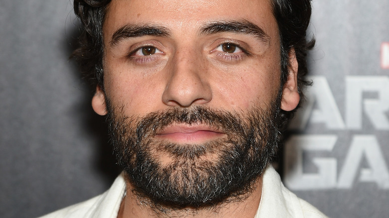 Barbe d'Oscar Isaac