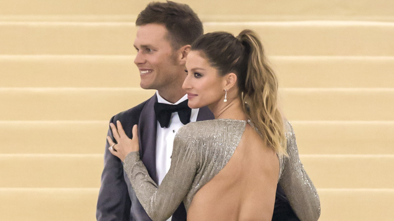 Tom Brady et Gisele Bundchen posent 