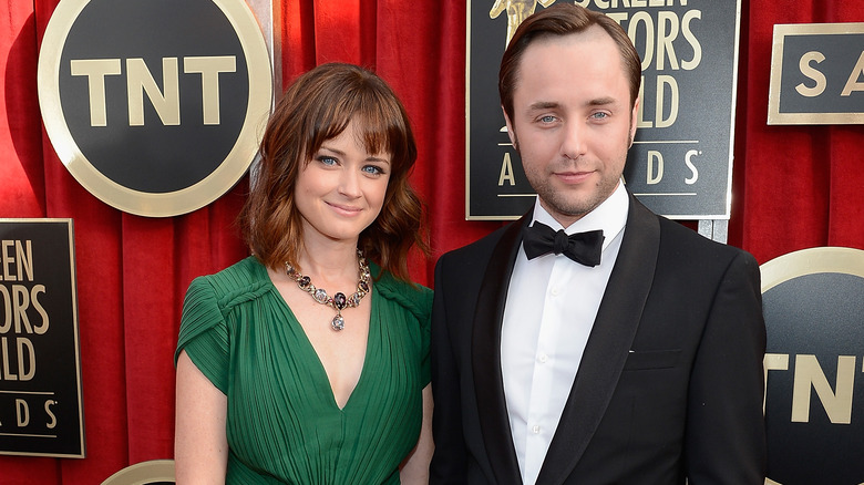 Alexis Bledel et Vincent Kartheiser posent