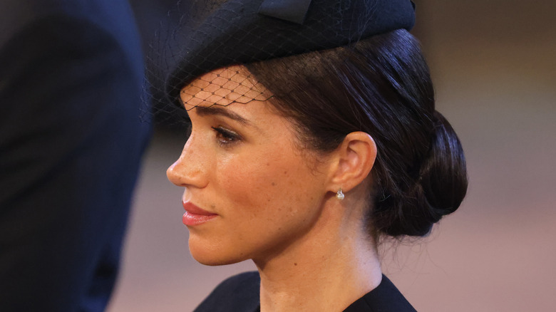 Meghan Markle de profil